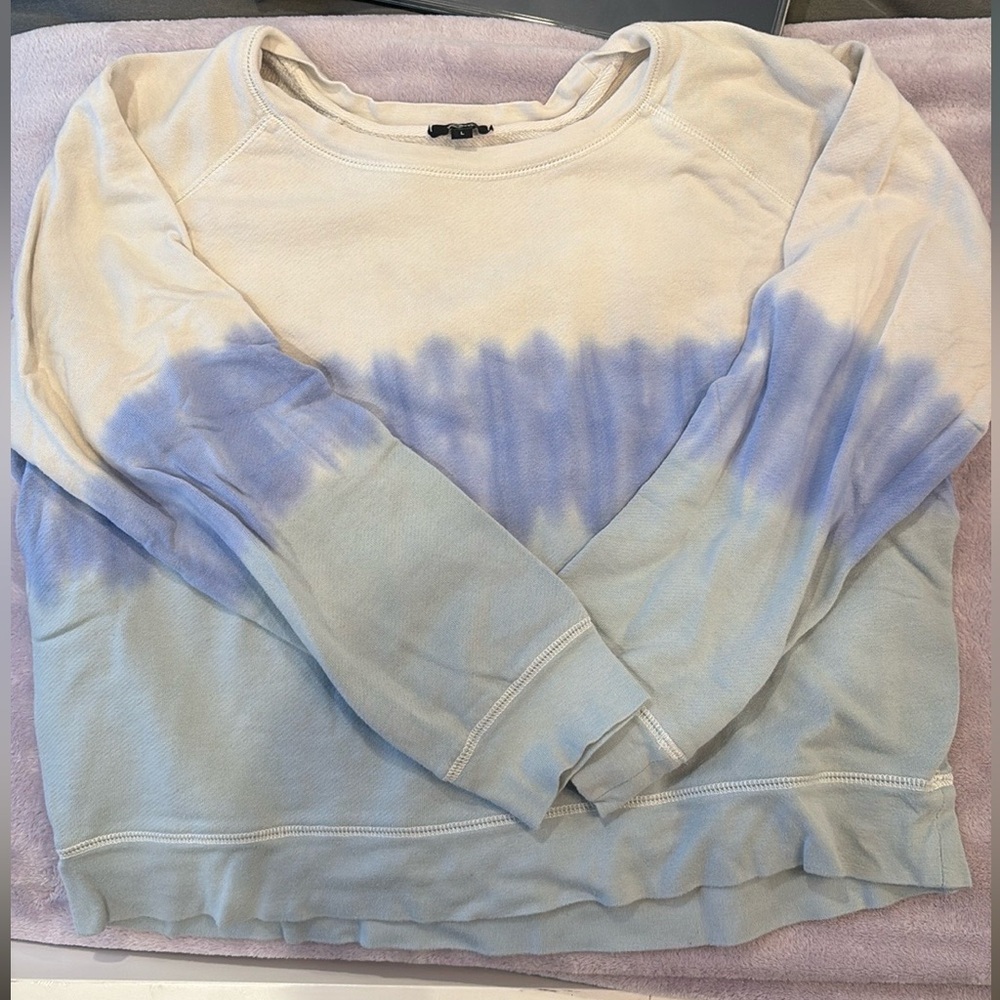 Hoodies/Crewnecks - Picture 4 of 6